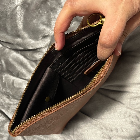 Leather brown “J” clutch-wallet - Picture 2 of 2